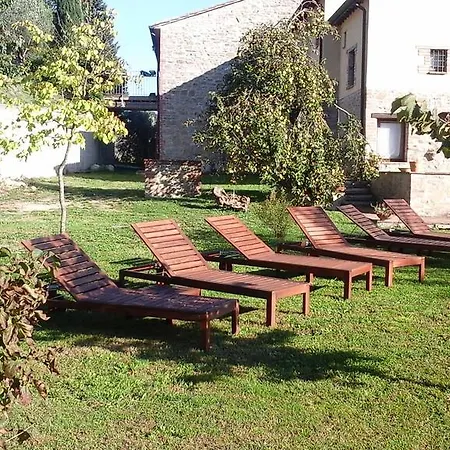 Agriturismo Cor Di Bezzolo Farm stay Perugia